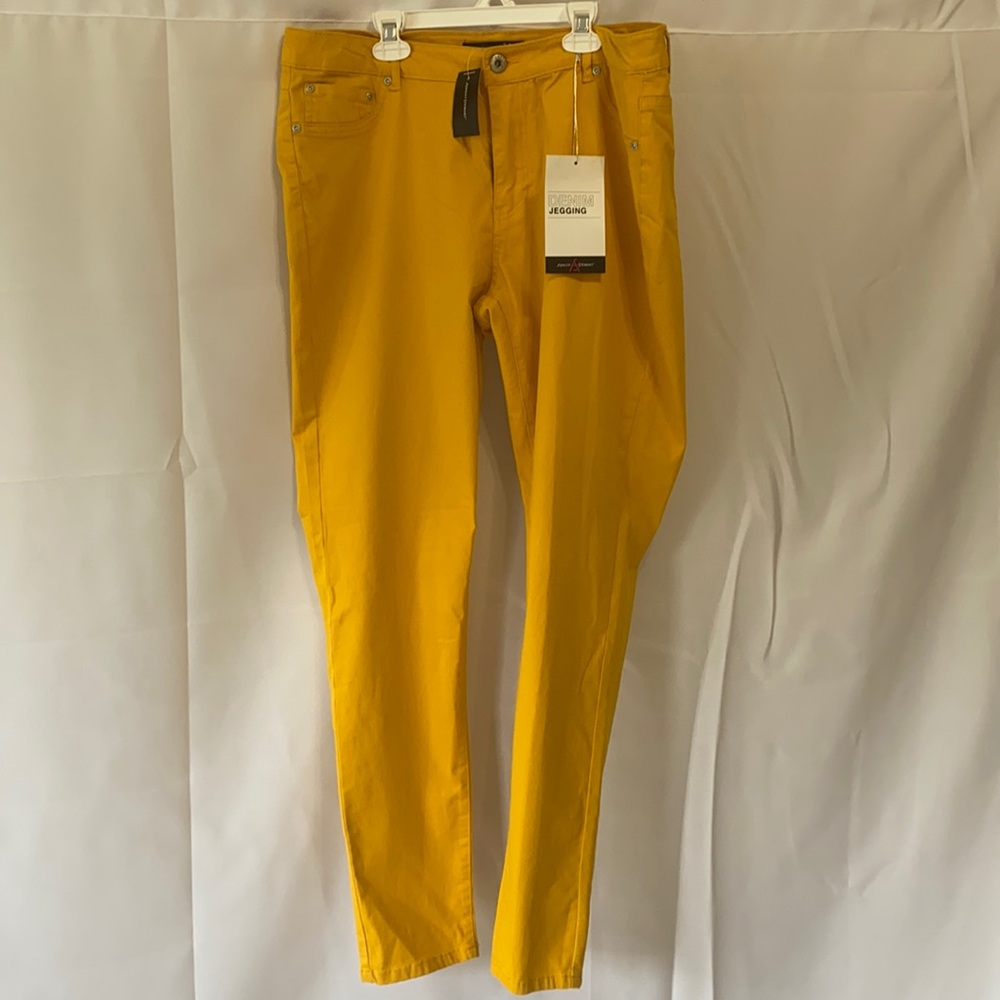 Women’s skinny jeans
